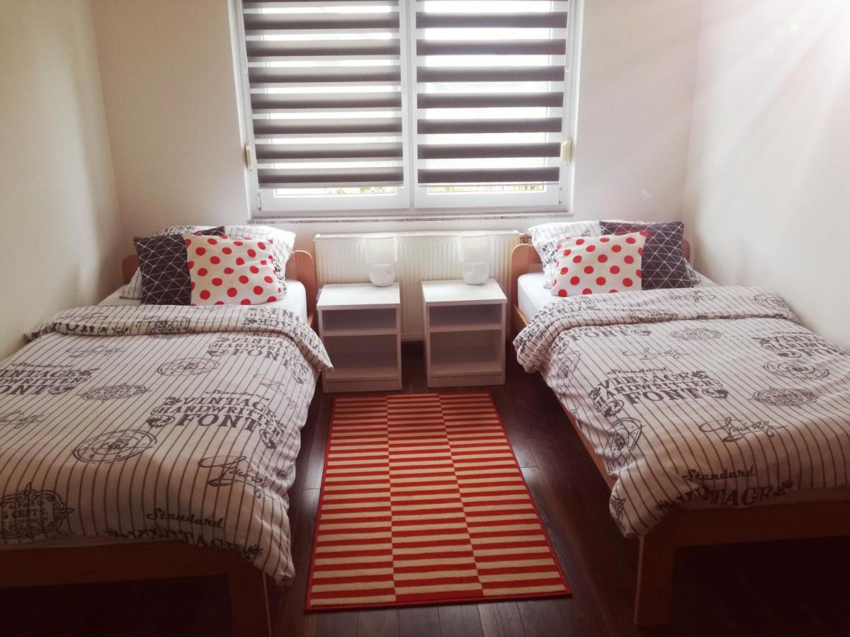 شقة Otočac  في Apartman Maja المظهر الخارجي الصورة