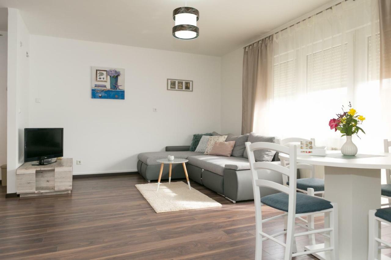 شقة Otočac  في Apartman Maja المظهر الخارجي الصورة